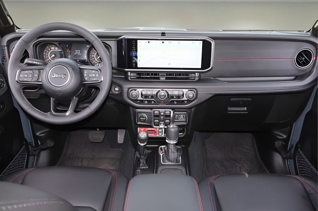 Used 2025 Jeep Wrangler Unlimited Rubicon AWD/4WD image 13
