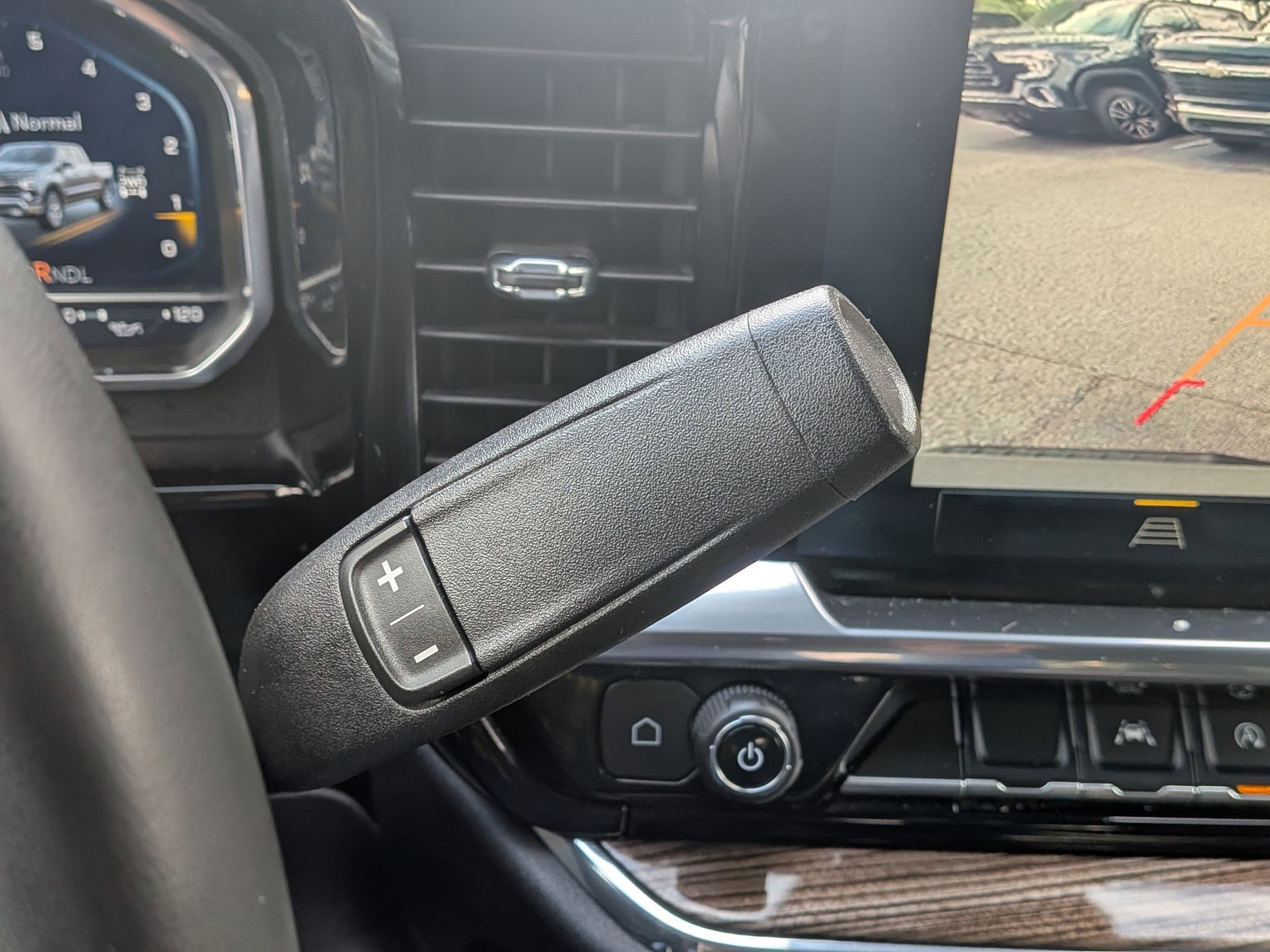 Used 2023 Chevrolet Silverado 1500 LT AWD/4WD image 31