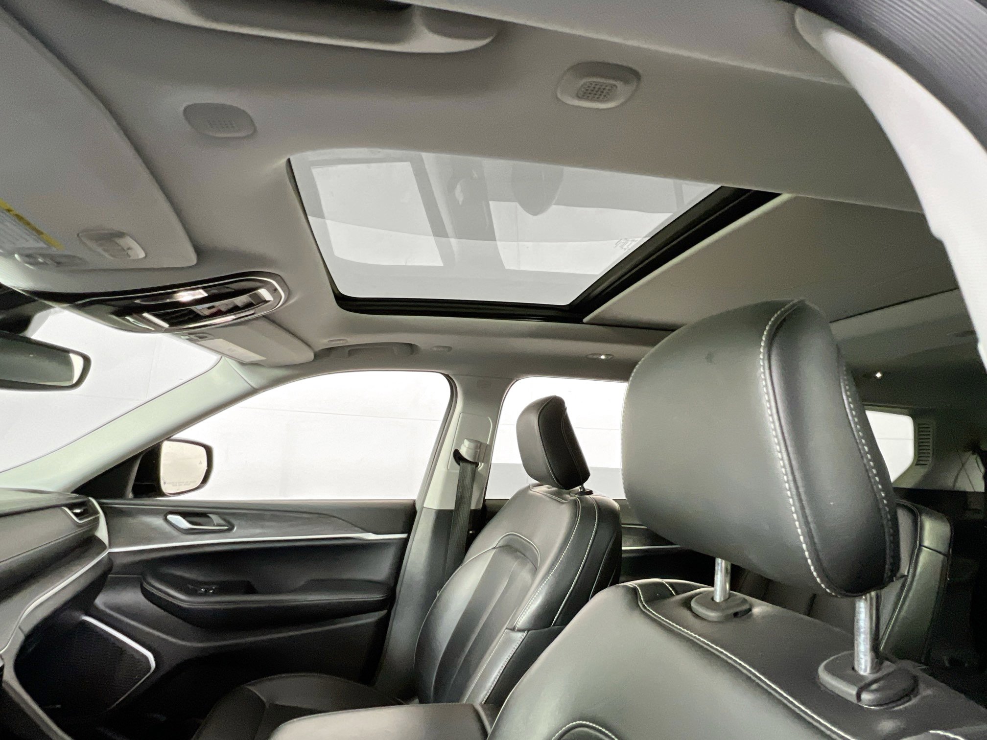 Used 2023 Jeep Grand Cherokee L Limited image 22