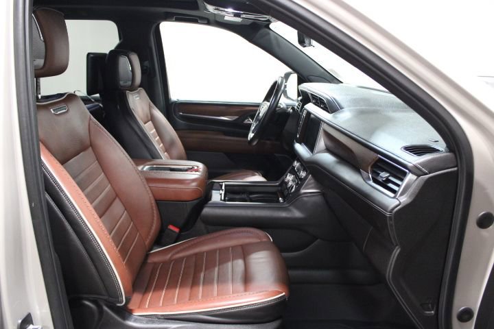 Used 2023 GMC Yukon XL Denali Ultimate w/ LPO, Floor Liner Package image 27