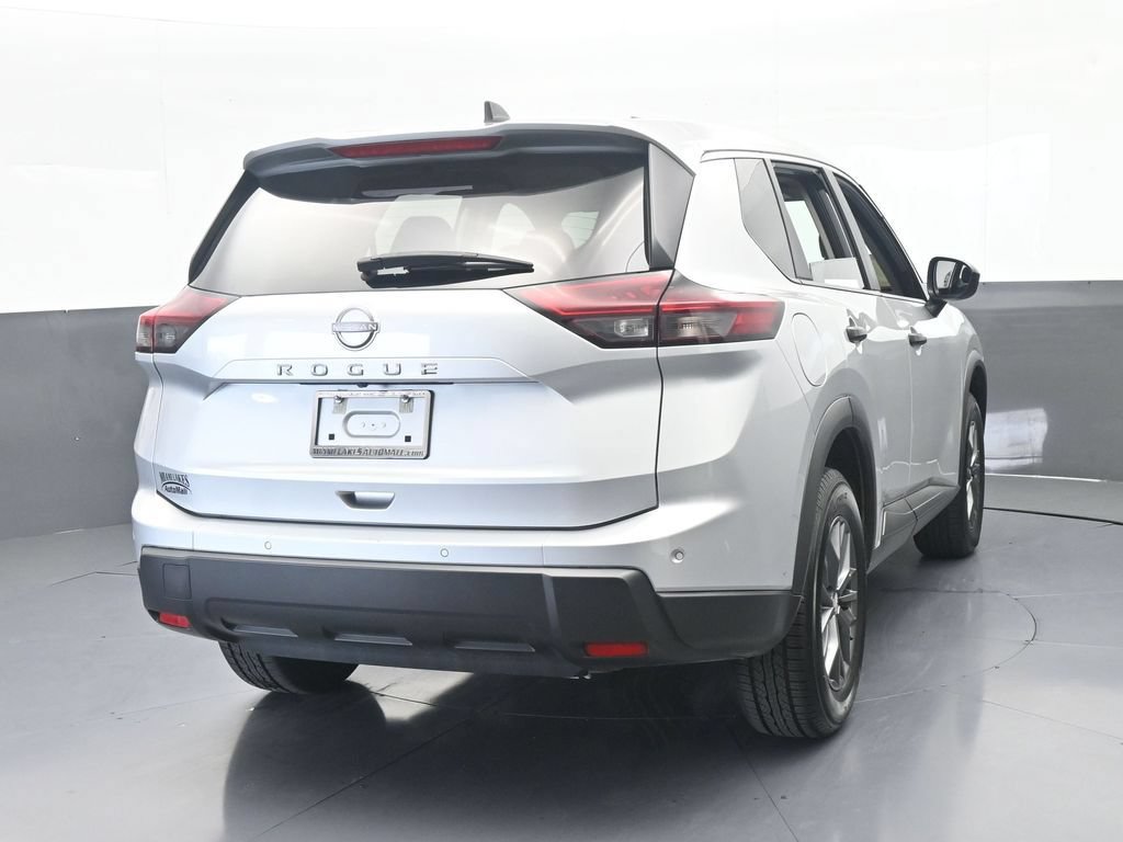 Used 2024 Nissan Rogue S FWD image 5