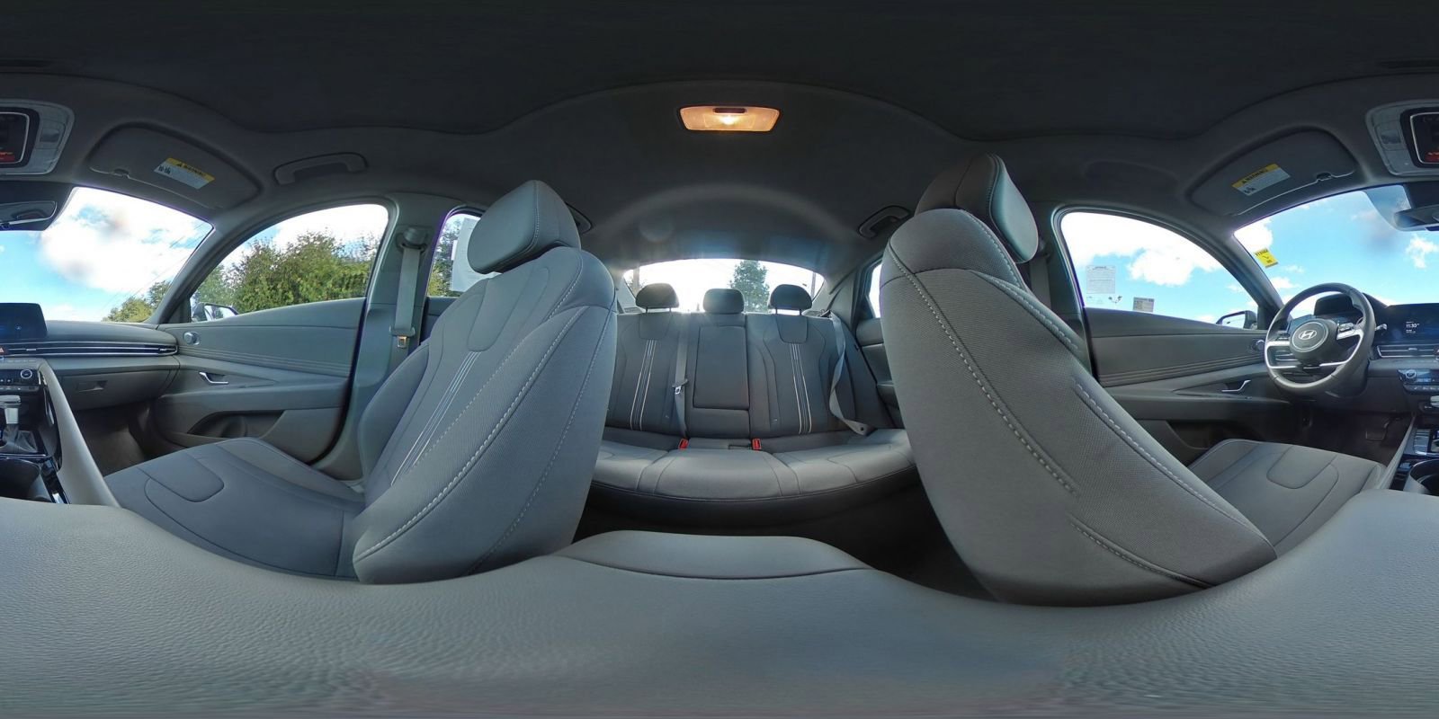 Used 2025 Hyundai Elantra SEL FWD image 43