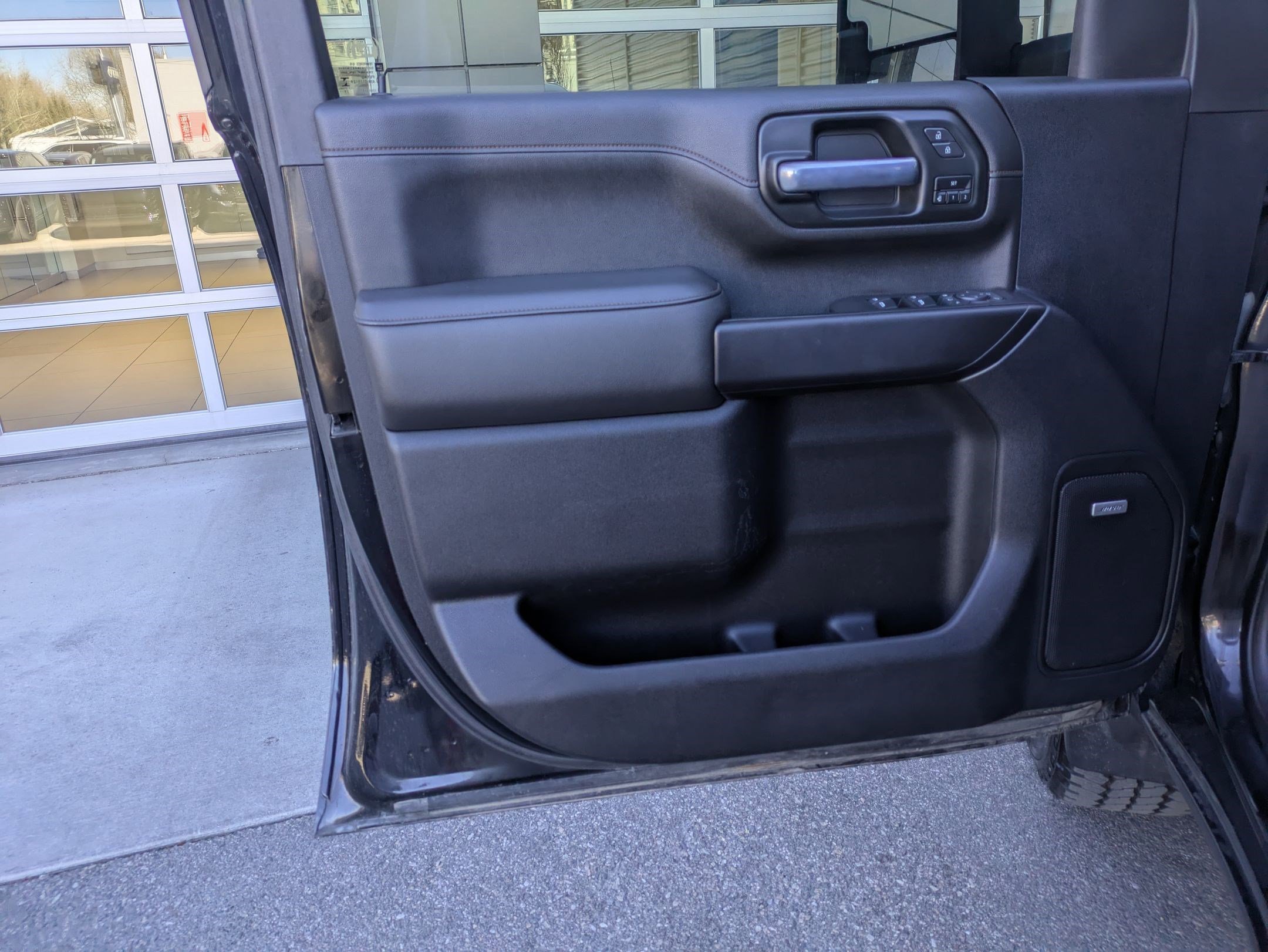Used 2021 GMC Sierra 2500 AT4 w/ AT4 Premium Plus Package image 14