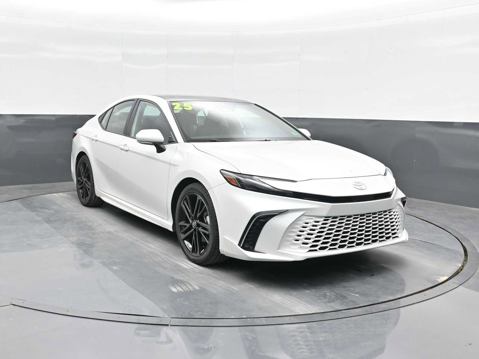 Used 2025 Toyota Camry XSE image 6