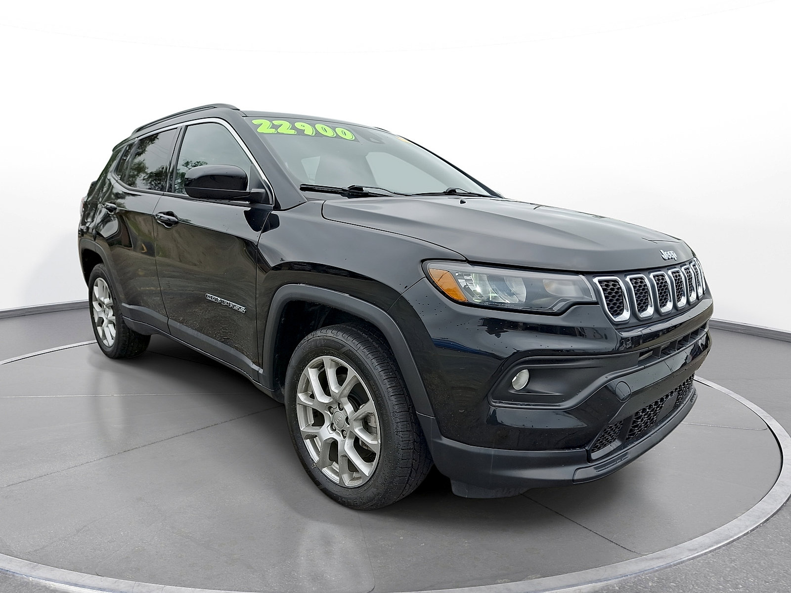 Used 2023 Jeep Compass Latitude AWD/4WD image 1