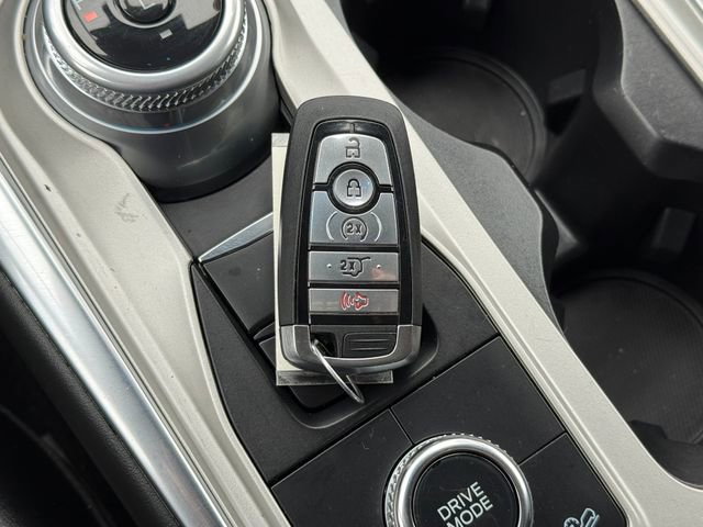 Used 2022 Ford Explorer XLT w/ Equipment Group 202A image 16