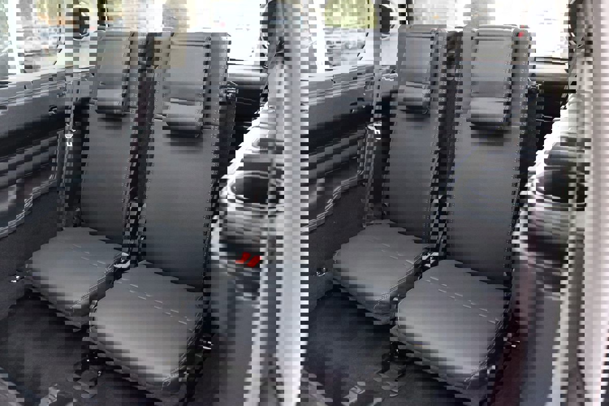 Used 2016 Land Rover LR4 HSE image 41