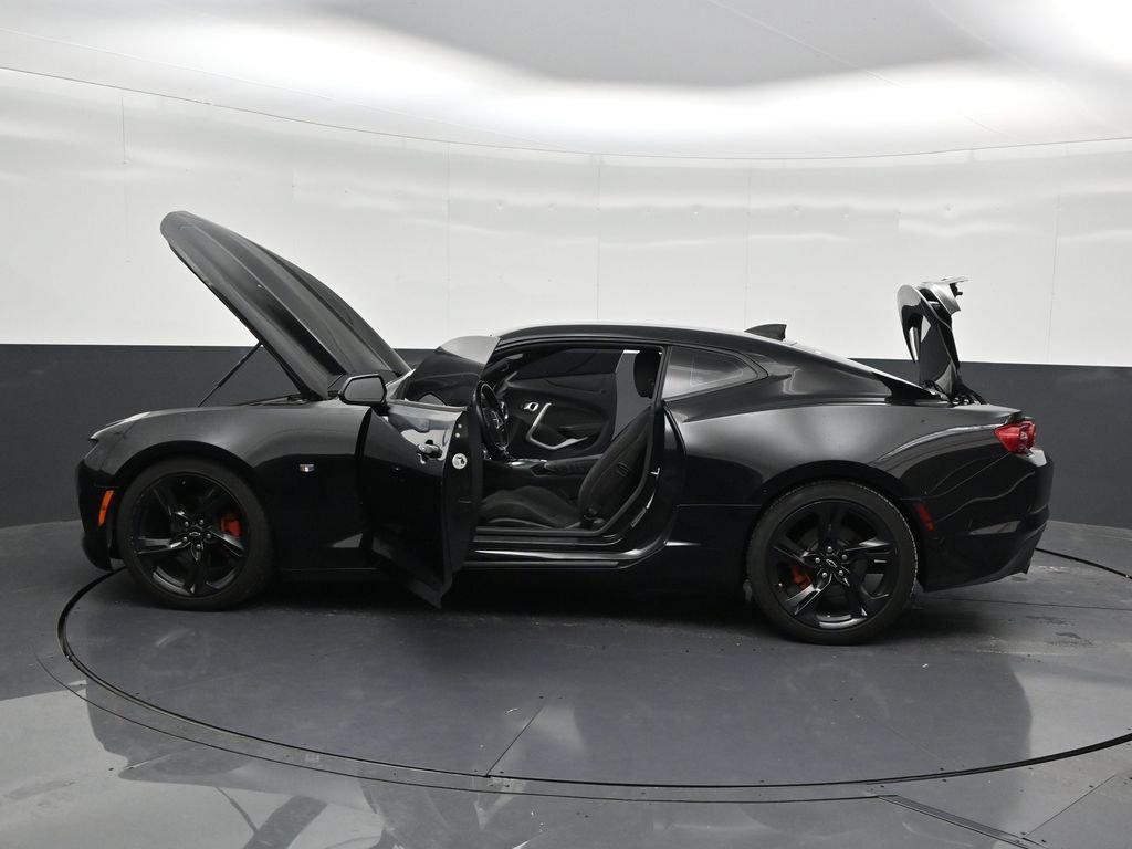 Used 2020 Chevrolet Camaro LT RWD image 33