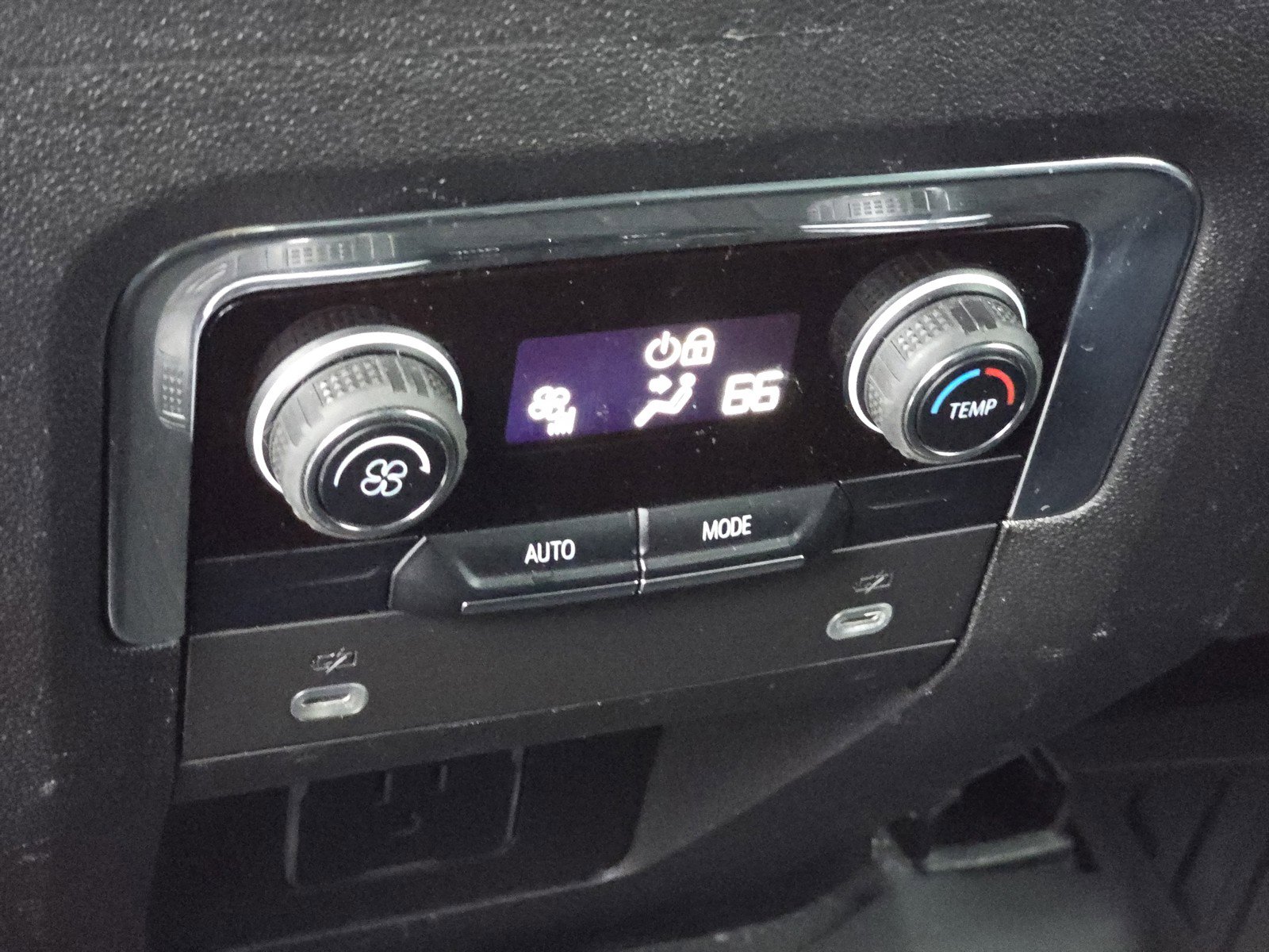 Used 2023 Chevrolet Tahoe LT image 13