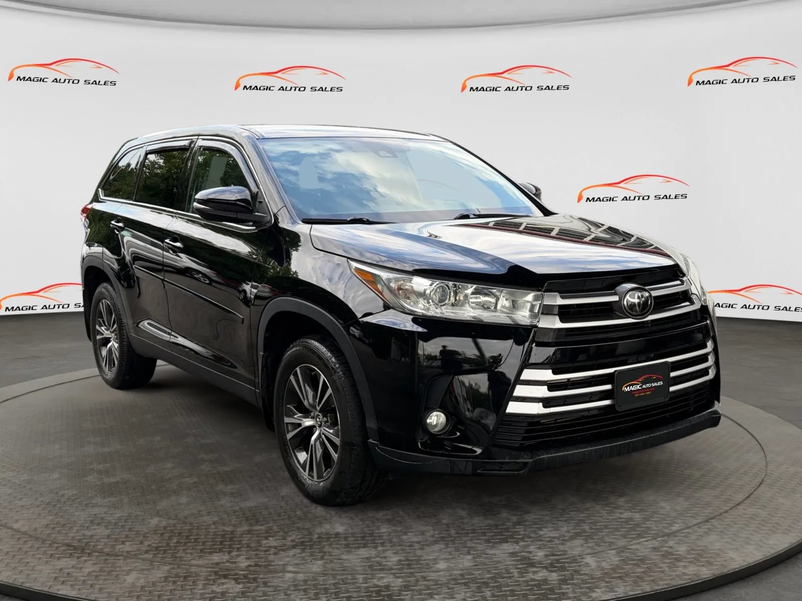Used 2019 Toyota Highlander Plus w/ Protection Package #3 AWD/4WD image 5
