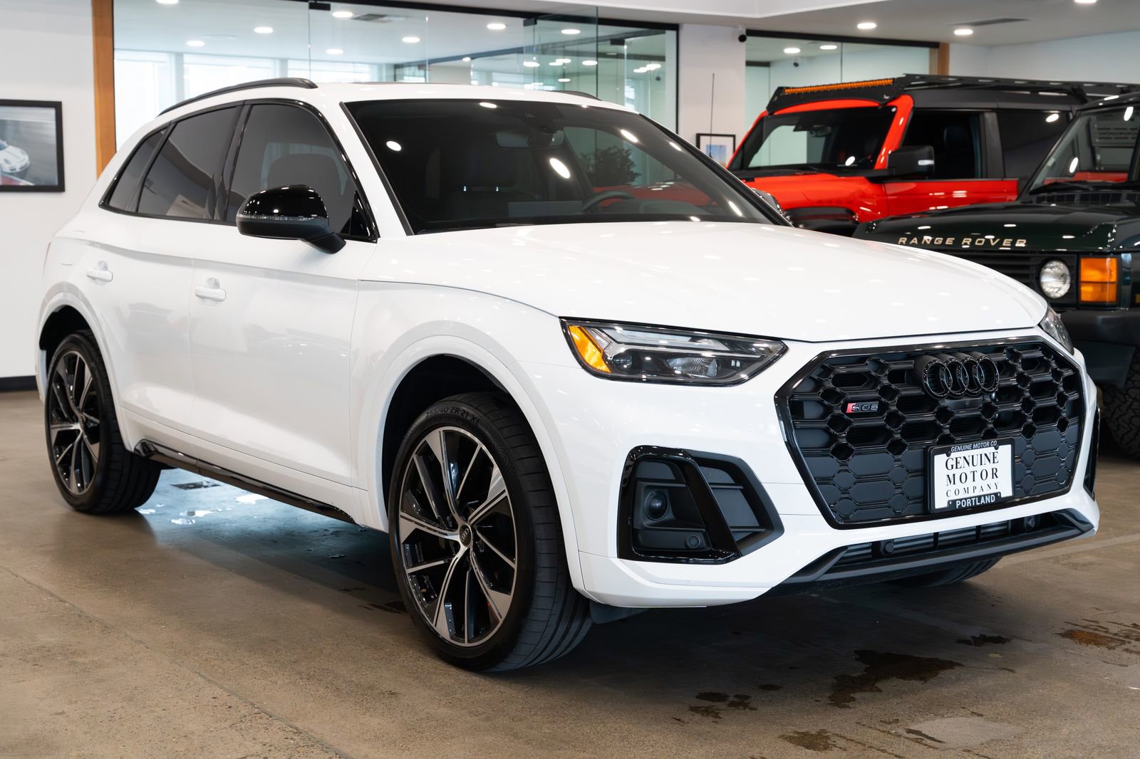 Used 2022 Audi SQ5 Premium Plus w/ Premium Plus Package image 3