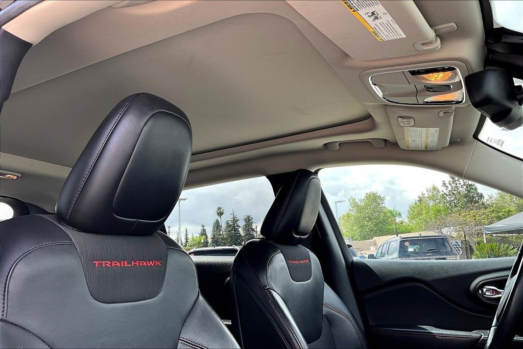 Used 2016 Jeep Cherokee Trailhawk w/ Comfort/Convenience Group image 14