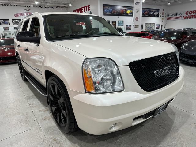 Used 2009 GMC Yukon Denali RWD image 4
