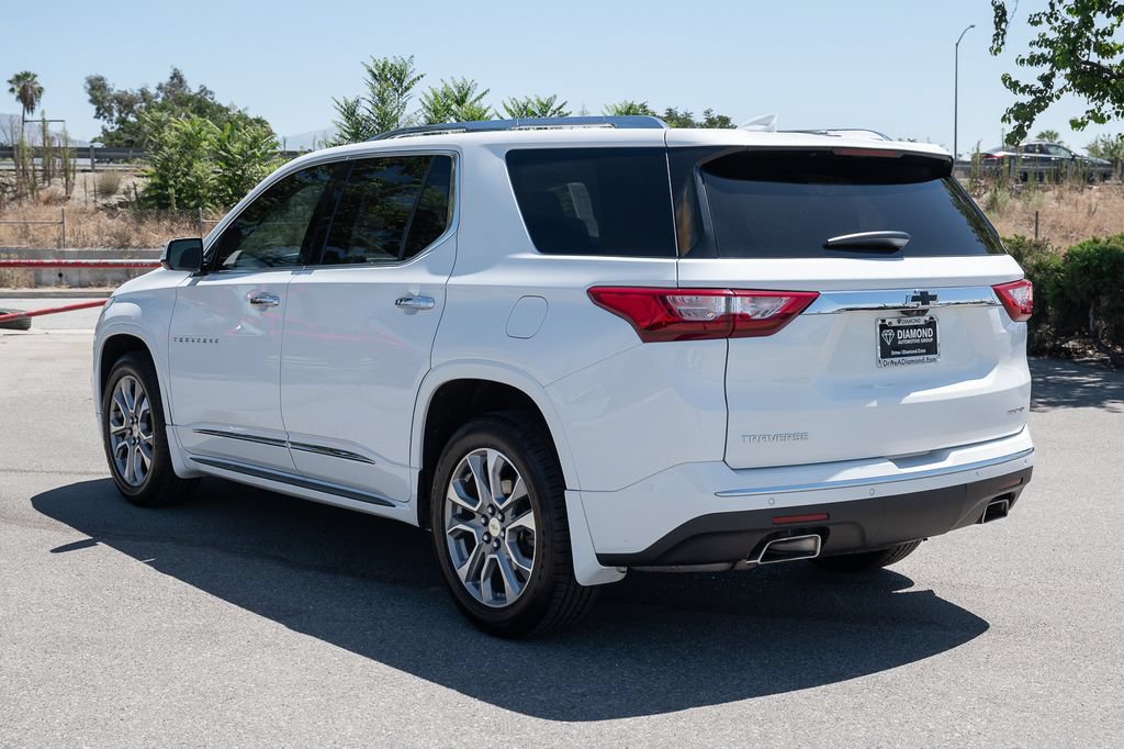 Used 2020 Chevrolet Traverse Premier w/ LPO, Cargo Package FWD image 6