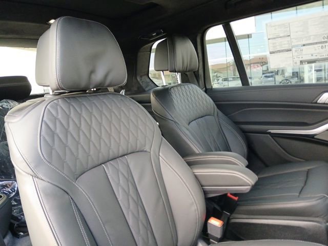 New 2026 BMW X7 M60i AWD/4WD image 13