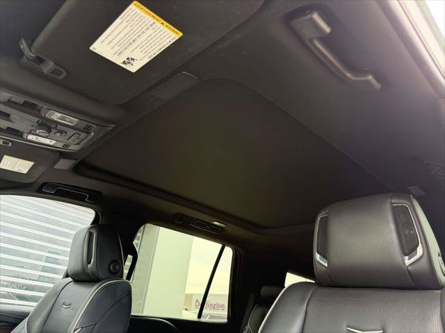Used 2023 Cadillac Escalade Premium Luxury w/ Performance Package AWD/4WD image 23