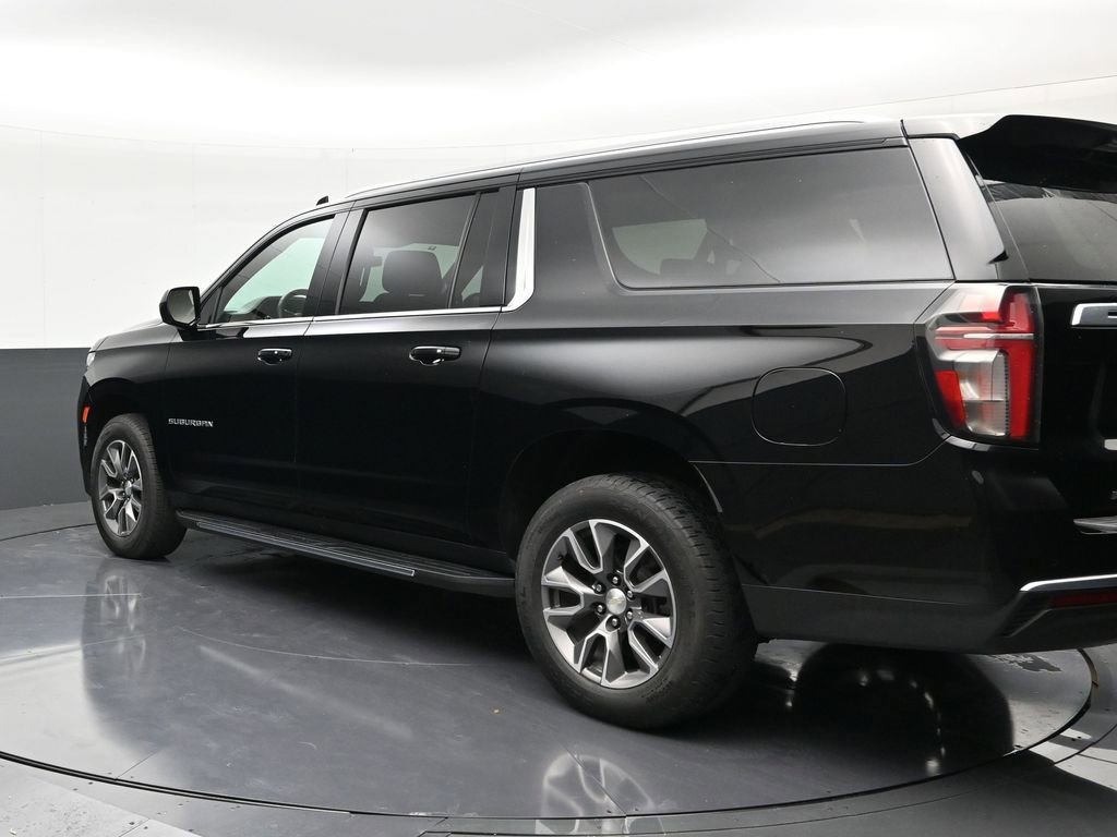 Used 2022 Chevrolet Suburban LS w/ Driver Alert Package RWD image 3