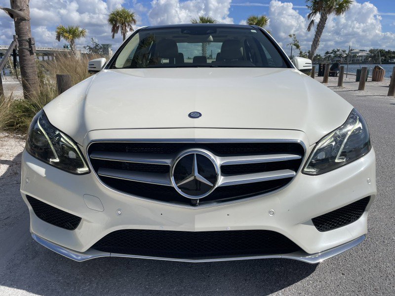 Used 2014 Mercedes-Benz E 550 4MATIC Sedan image 4