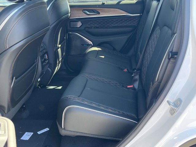 New 2027 Jeep Grand Cherokee Summit AWD/4WD image 13