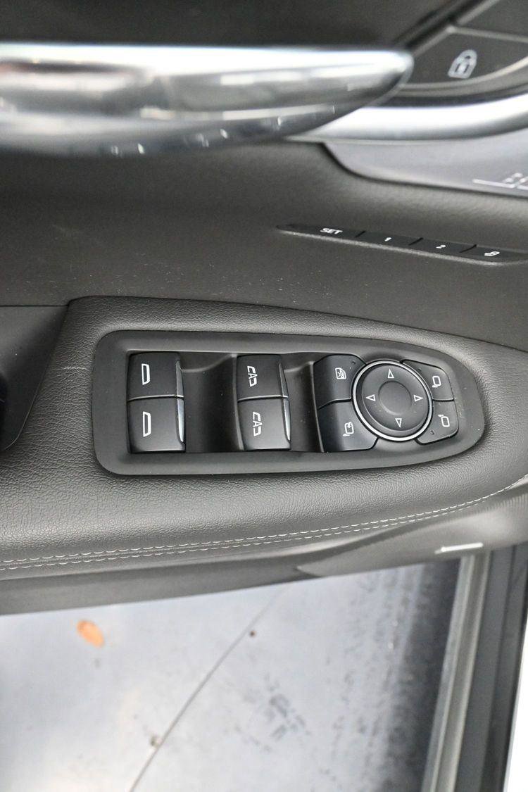 Certified 2025 Cadillac XT6 Premium Luxury image 11