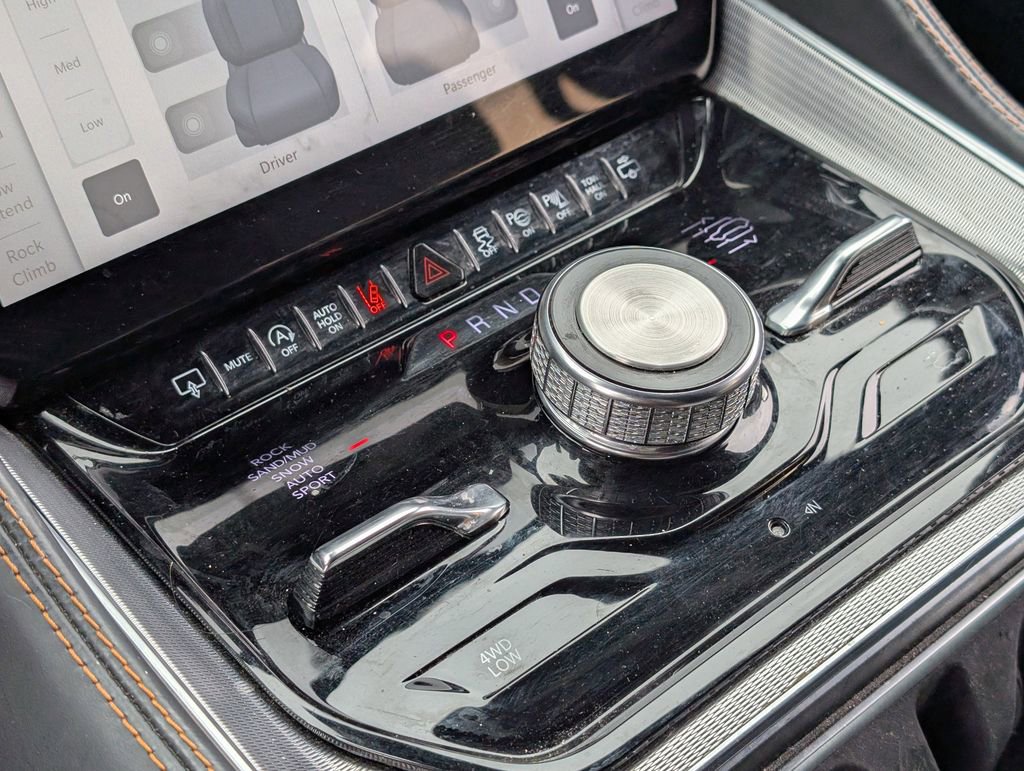 Used 2023 Jeep Grand Wagoneer L Series III image 19