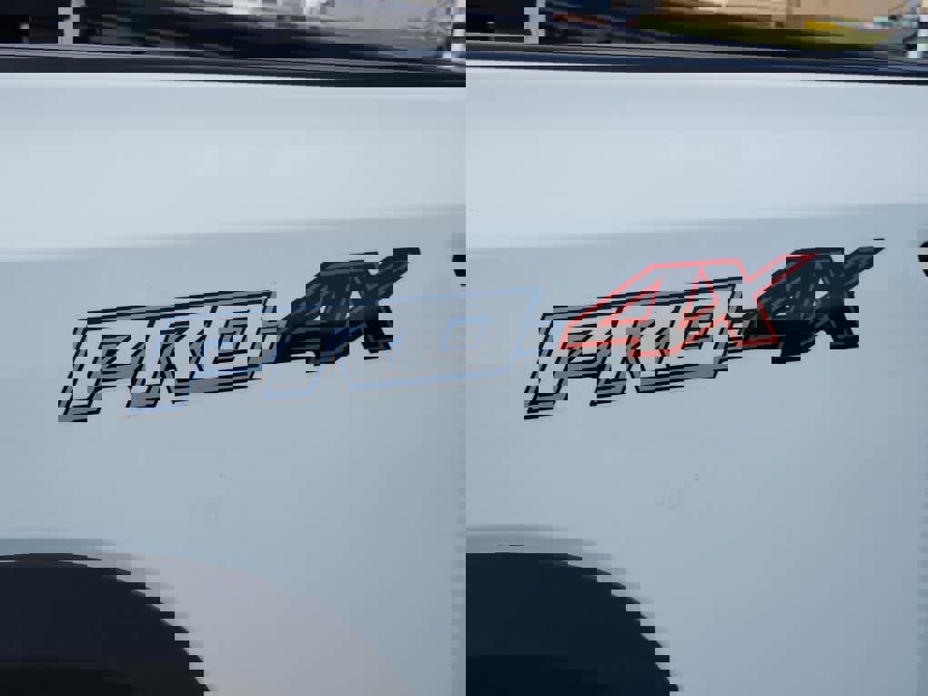 New 2025 Nissan Frontier PRO-4X image 18