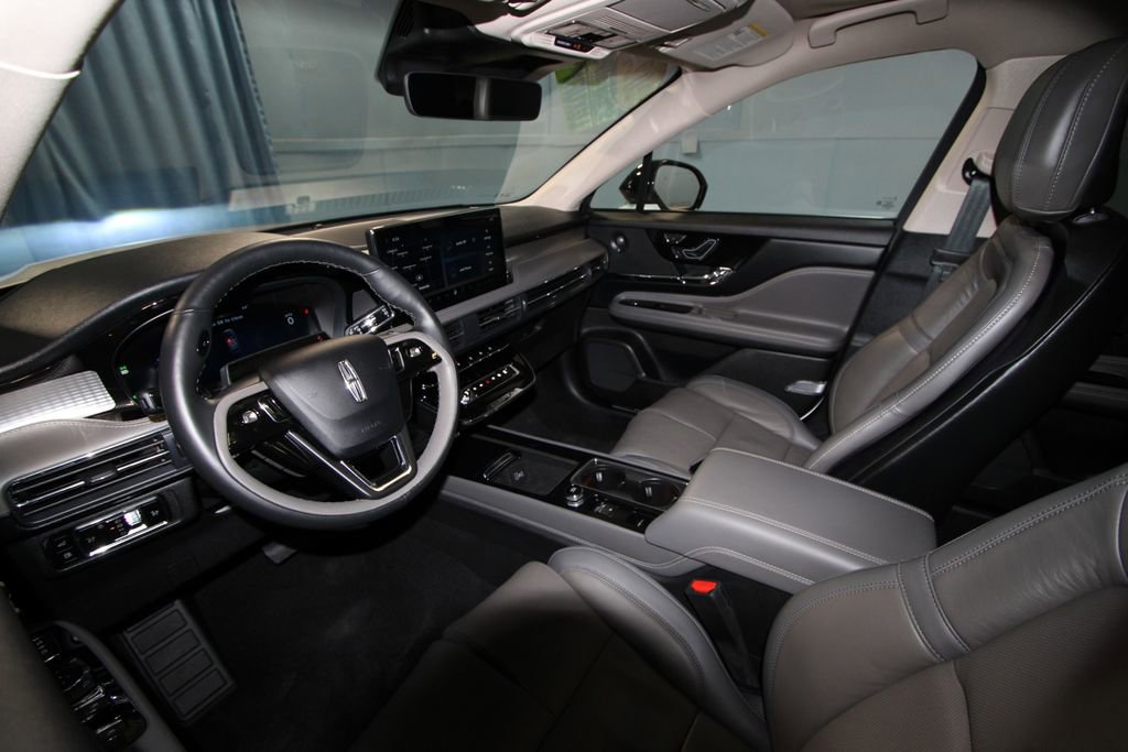 Used 2024 Lincoln Corsair Grand Touring w/ Equipment Group 302A image 2