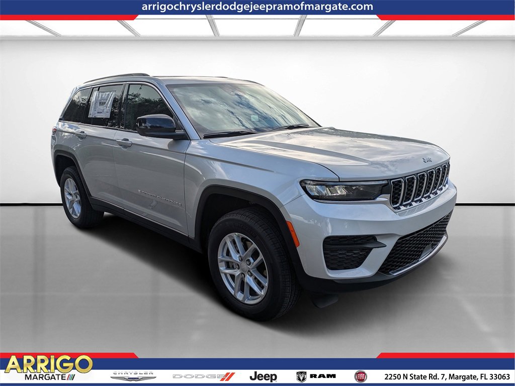 New 2025 Jeep Grand Cherokee Laredo X w/ Trailer Tow Package