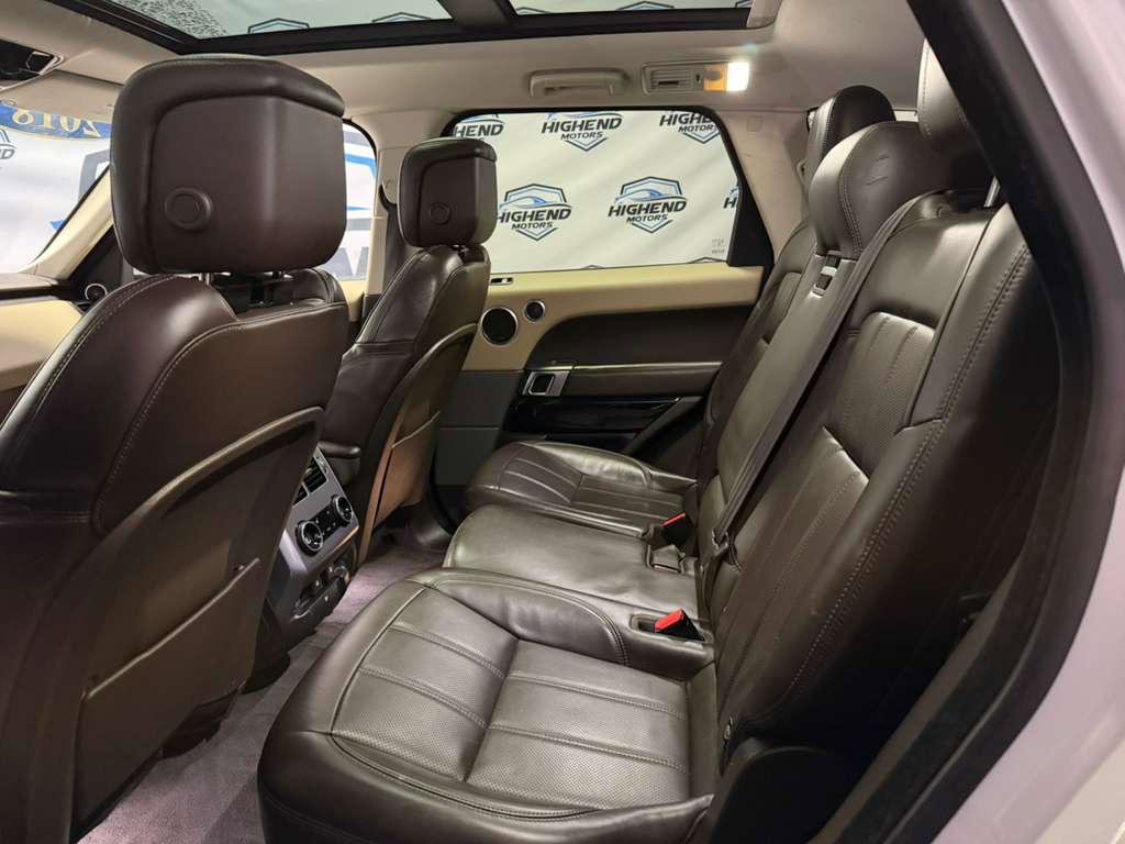 Used 2018 Land Rover Range Rover Sport HSE AWD/4WD image 17