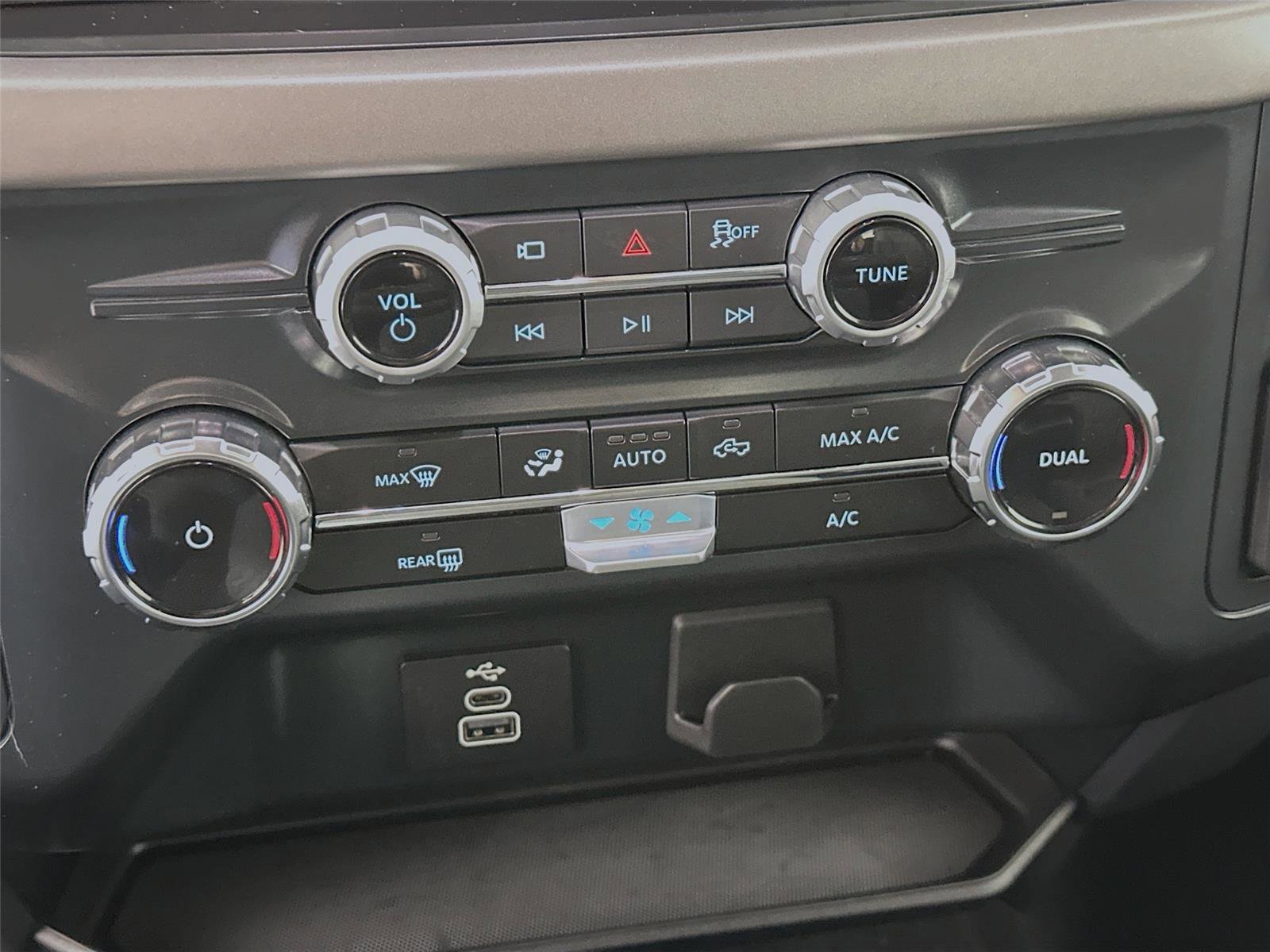 Used 2025 Ford F150 XLT w/ Equipment Group 301A Standard image 9