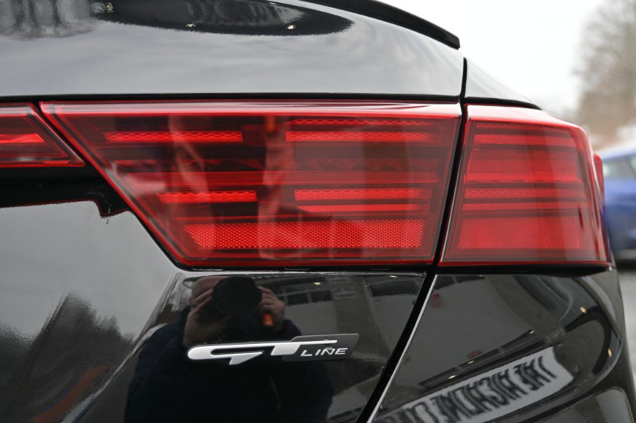 Used 2023 Kia Forte GT-Line w/ GT-Line Premium Package image 7