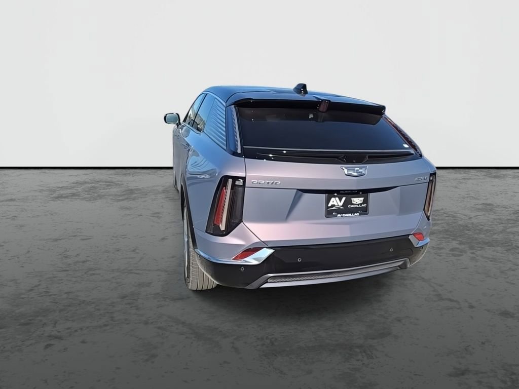 New 2026 Cadillac Optiq Luxury 1 image 7