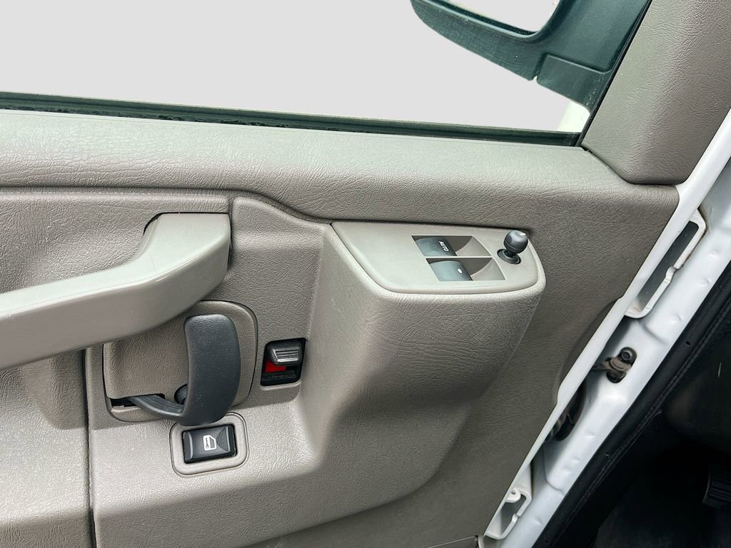 Used 2023 GMC Savana 3500 w/ Driver Convenience Package RWD image 17