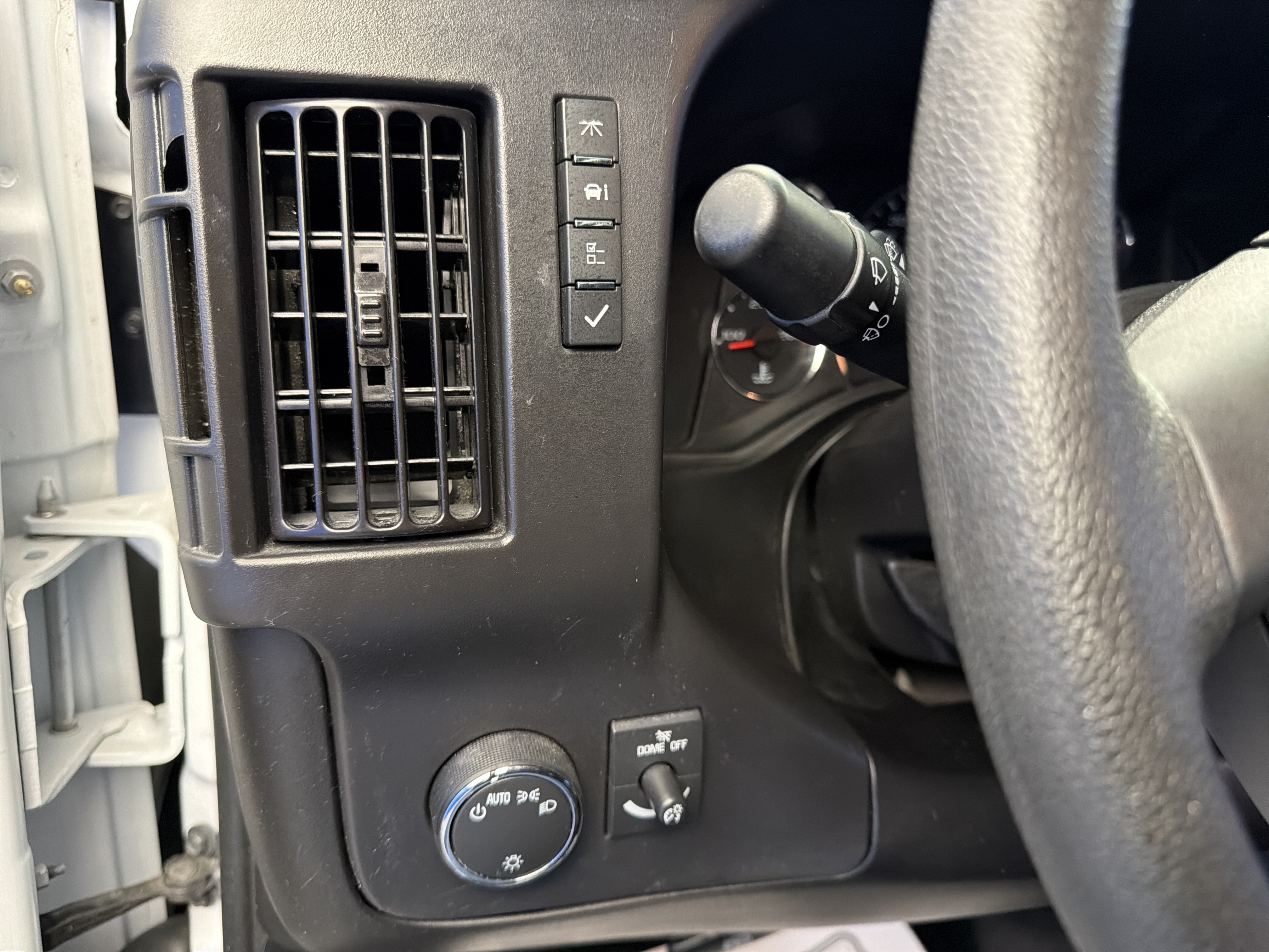 Used 2024 Chevrolet Express 2500 w/ Driver Convenience Package RWD image 14