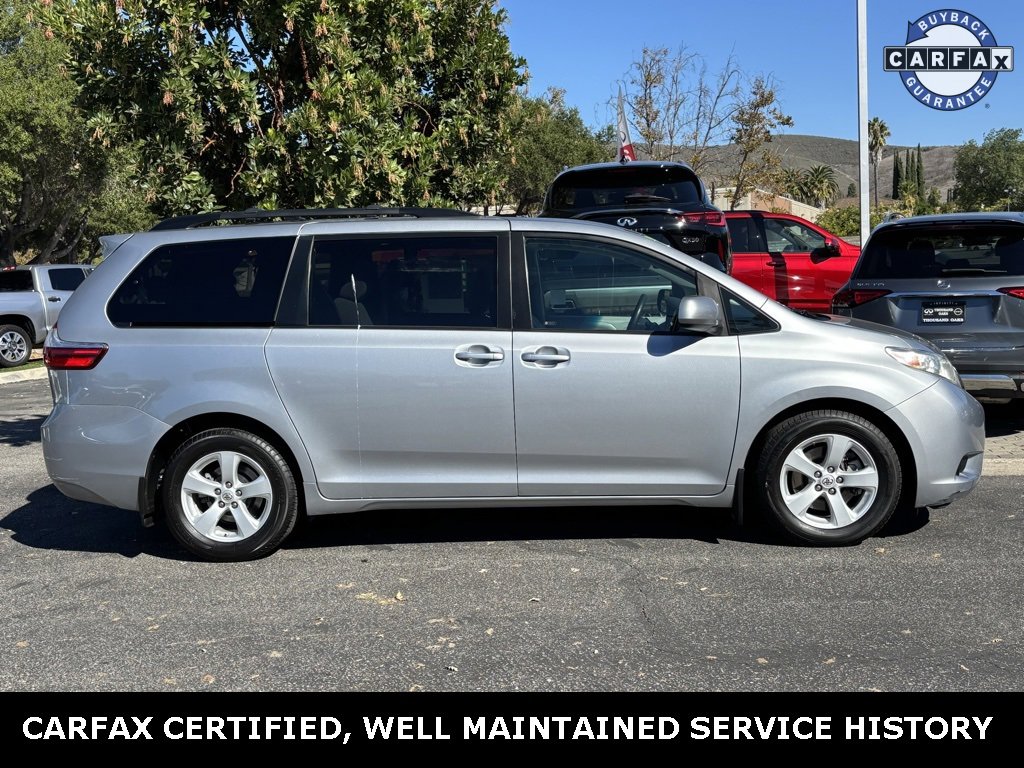 Used 2017 Toyota Sienna LE image 2