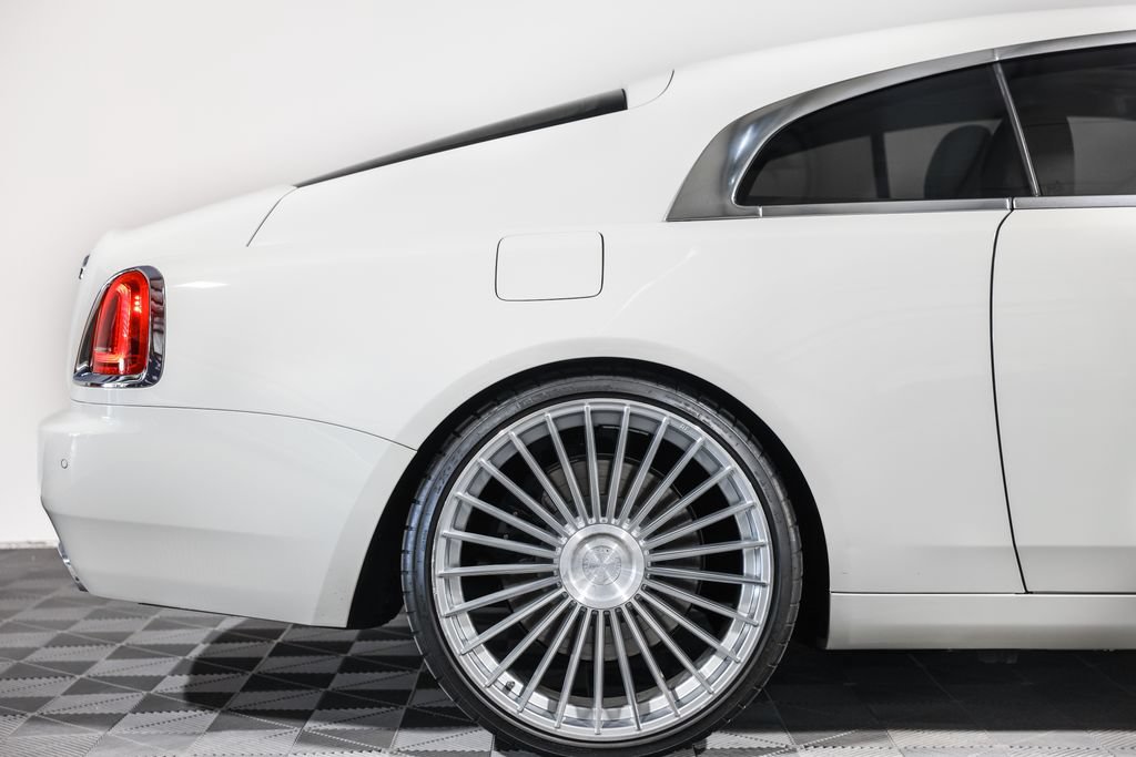 Used 2014 Rolls-Royce Wraith RWD image 3