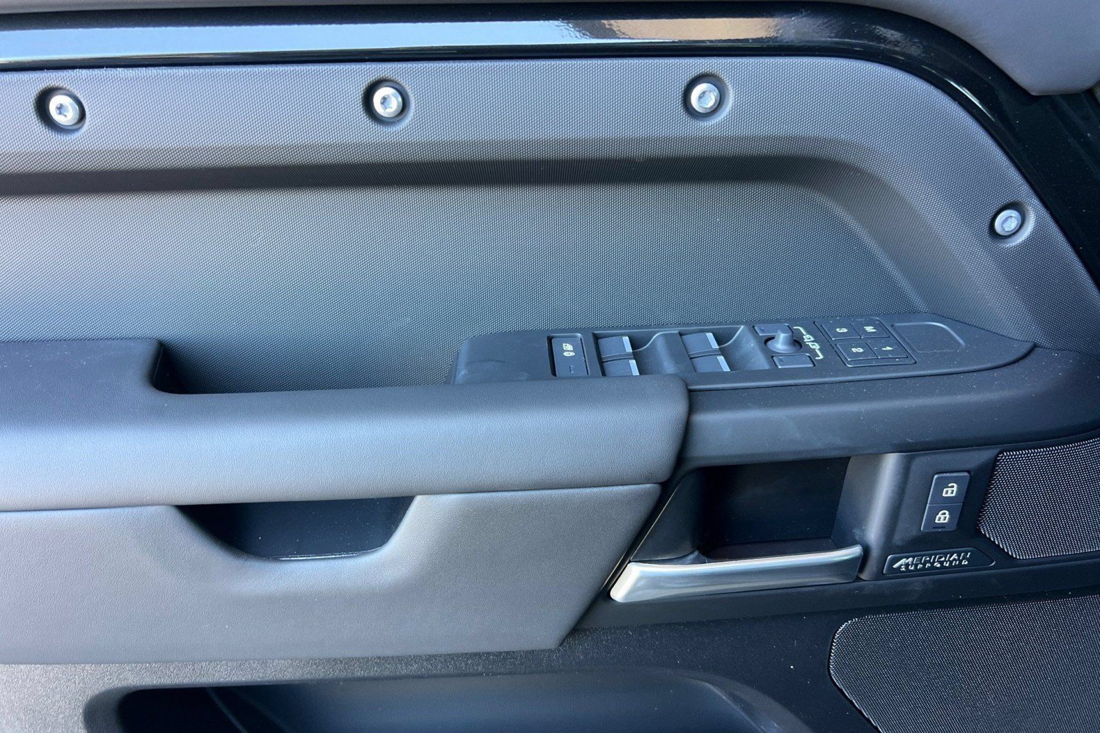 New 2026 Land Rover Defender 130 X-Dynamic SE AWD/4WD image 13