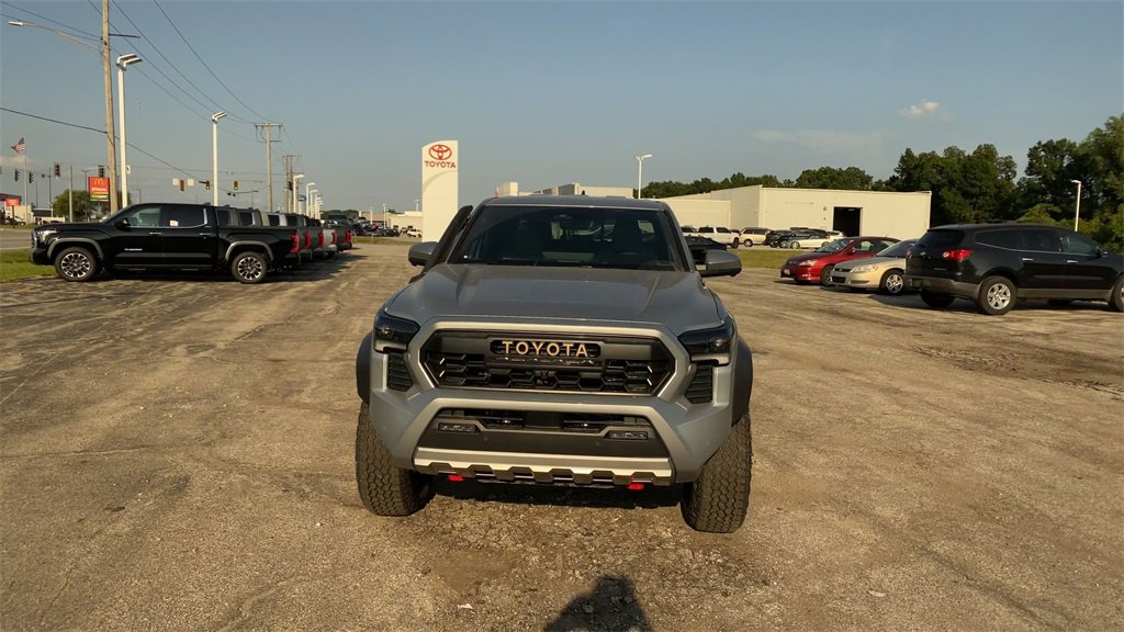 New 2025 Toyota Tacoma Trailhunter image 3