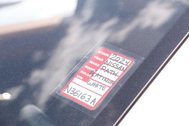 Used 2024 Nissan Pathfinder Platinum AWD/4WD image 31