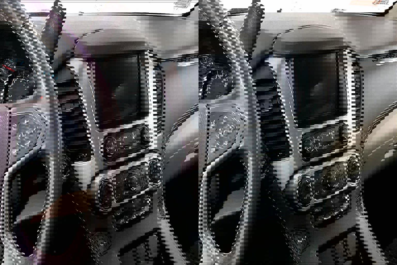 Used 2018 Chevrolet Tahoe LT w/ LT Signature Package AWD/4WD image 7