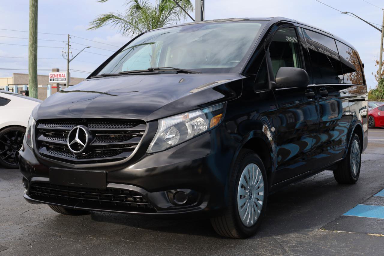 Used 2019 Mercedes-Benz Metris Passenger image 2