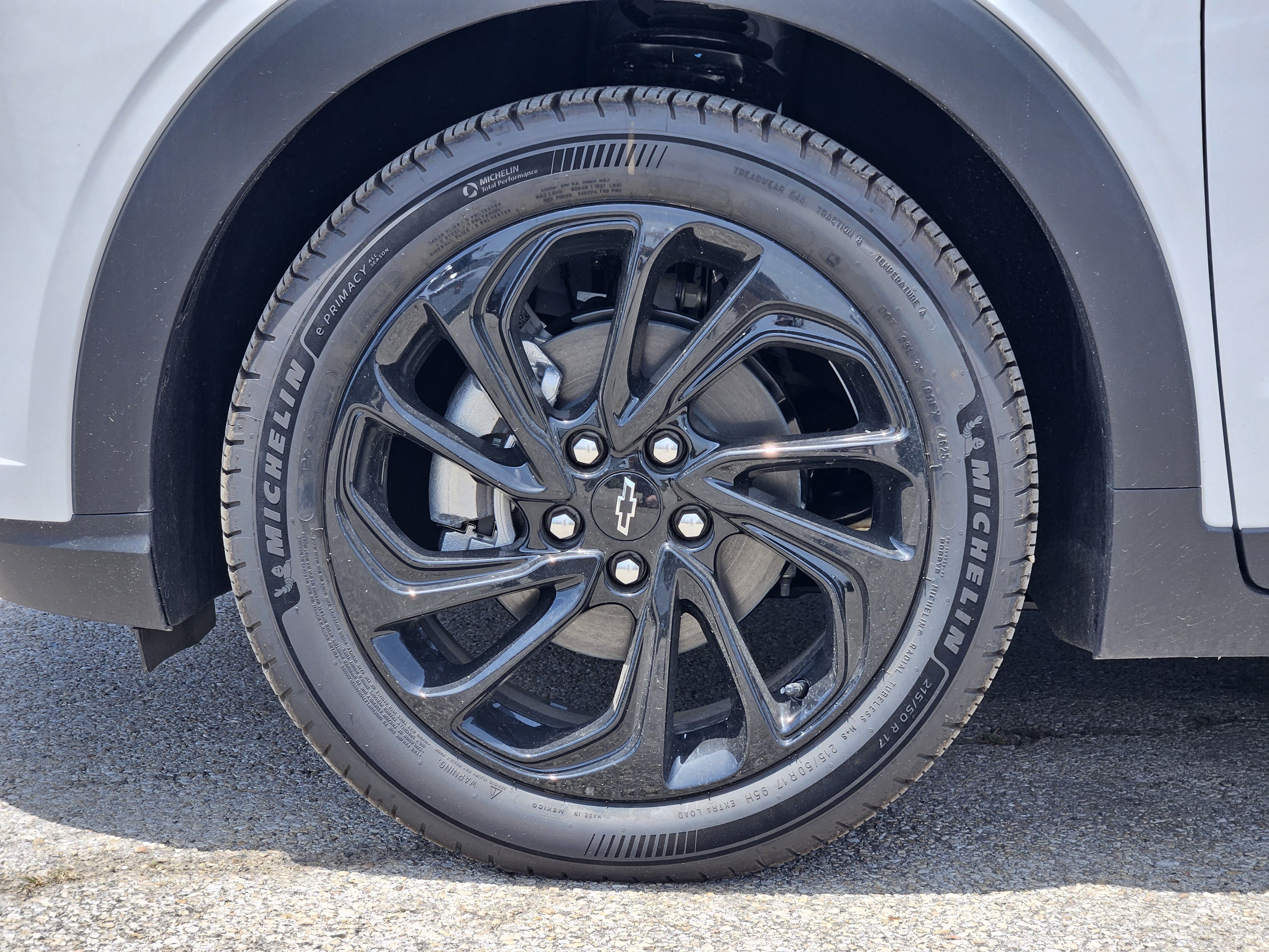 New 2027 Chevrolet Bolt RS FWD image 7