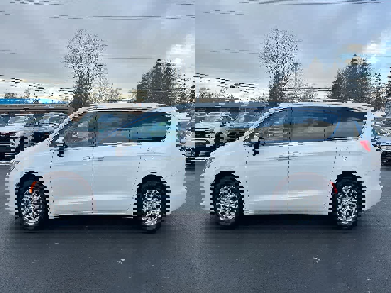 Used 2018 Chrysler Pacifica LX image 10