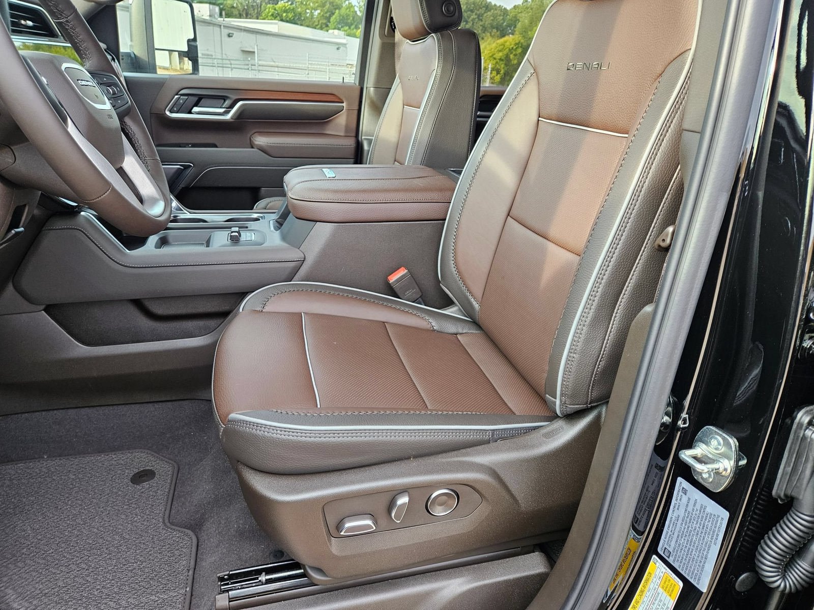 New 2026 GMC Sierra 2500 Denali w/ Denali Reserve Package AWD/4WD image 23