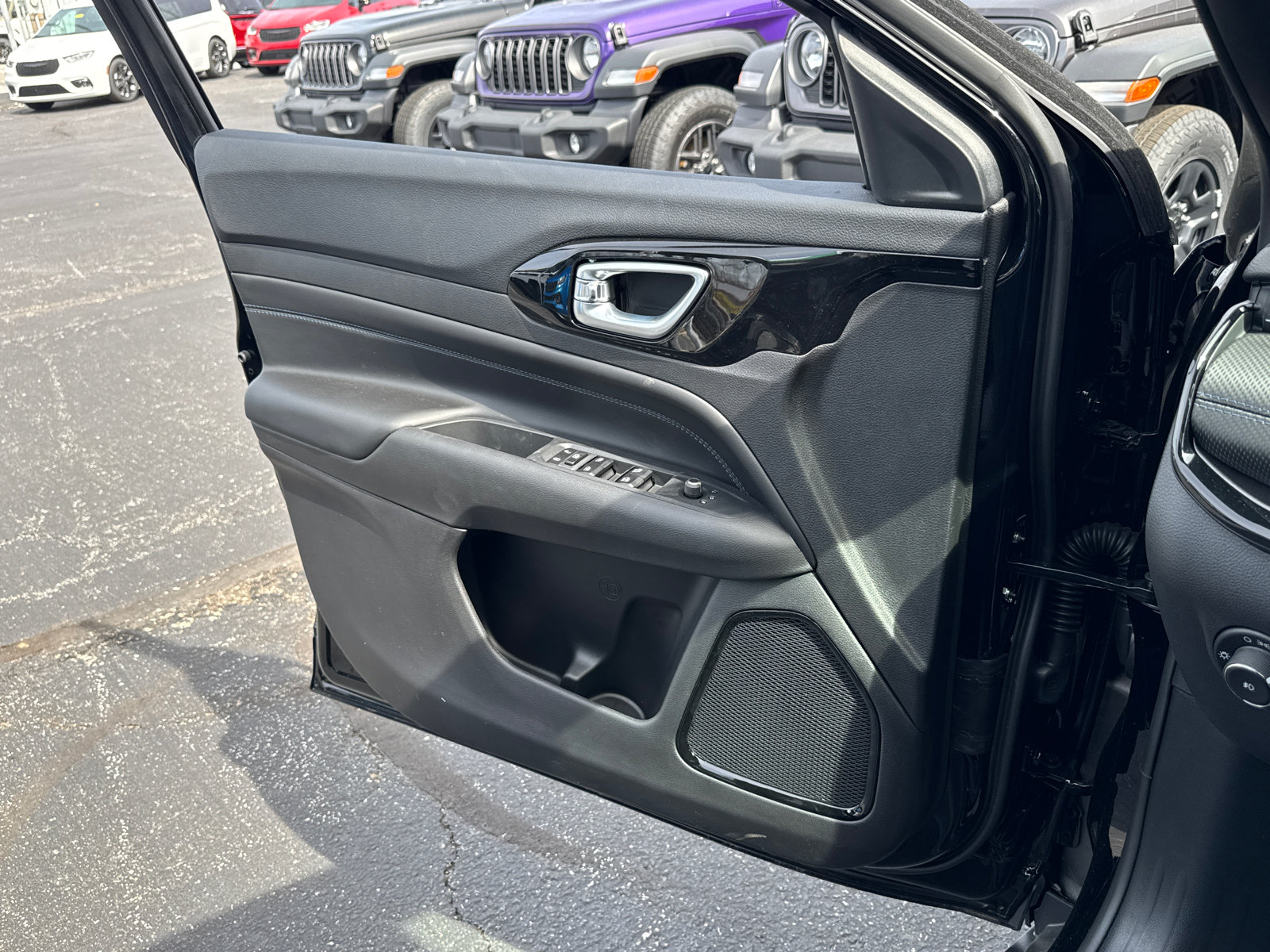 New 2026 Jeep Compass Latitude AWD/4WD image 16
