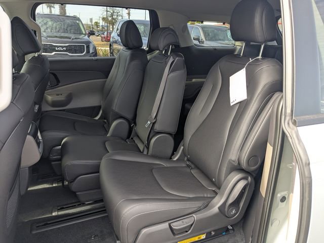 New 2026 Kia Carnival EX FWD image 15