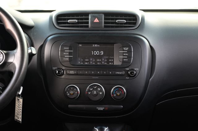 Used 2017 Kia Soul FWD image 34