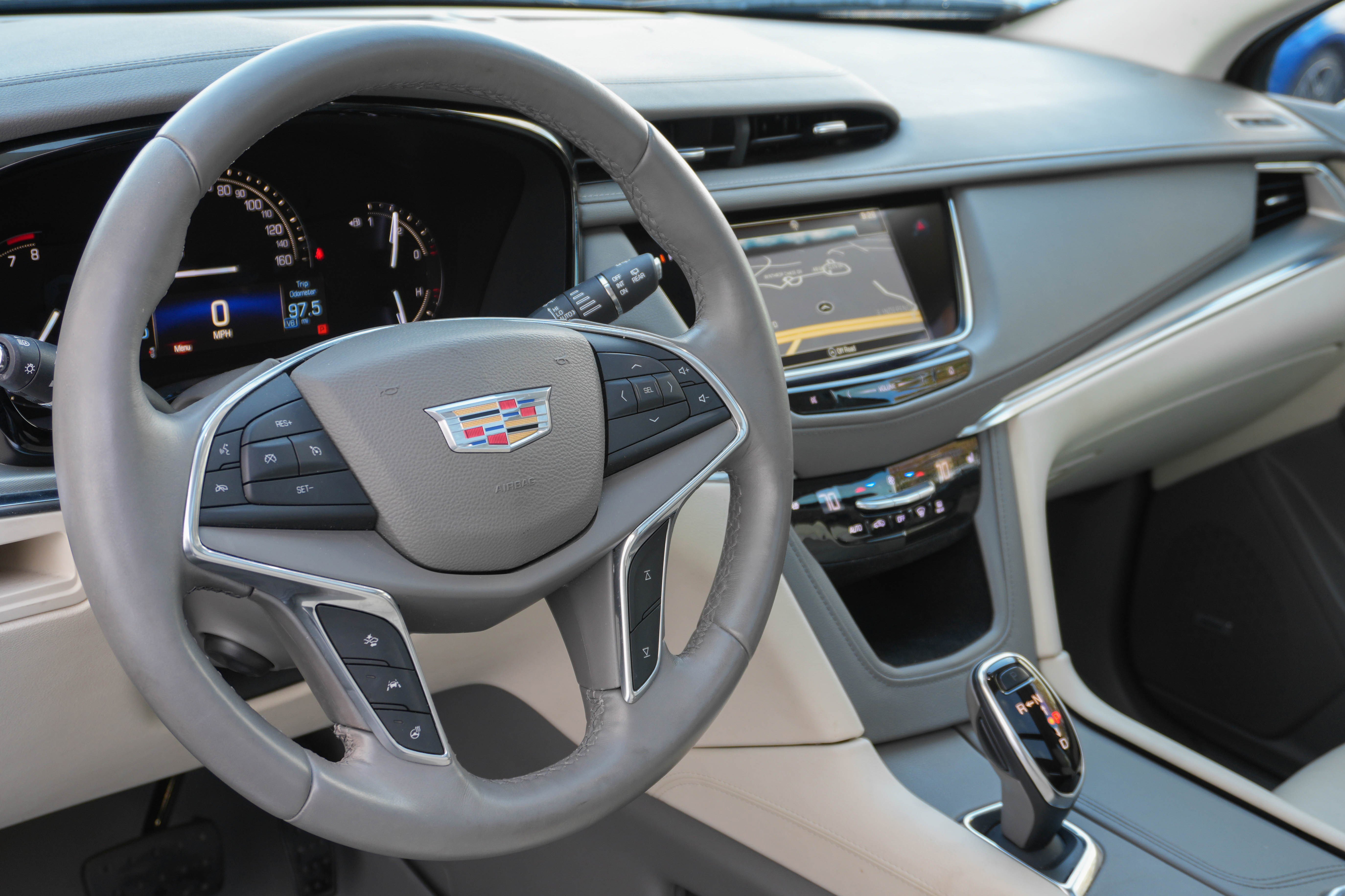 Used 2017 Cadillac XT5 Luxury w/ Driver Awareness Package image 25