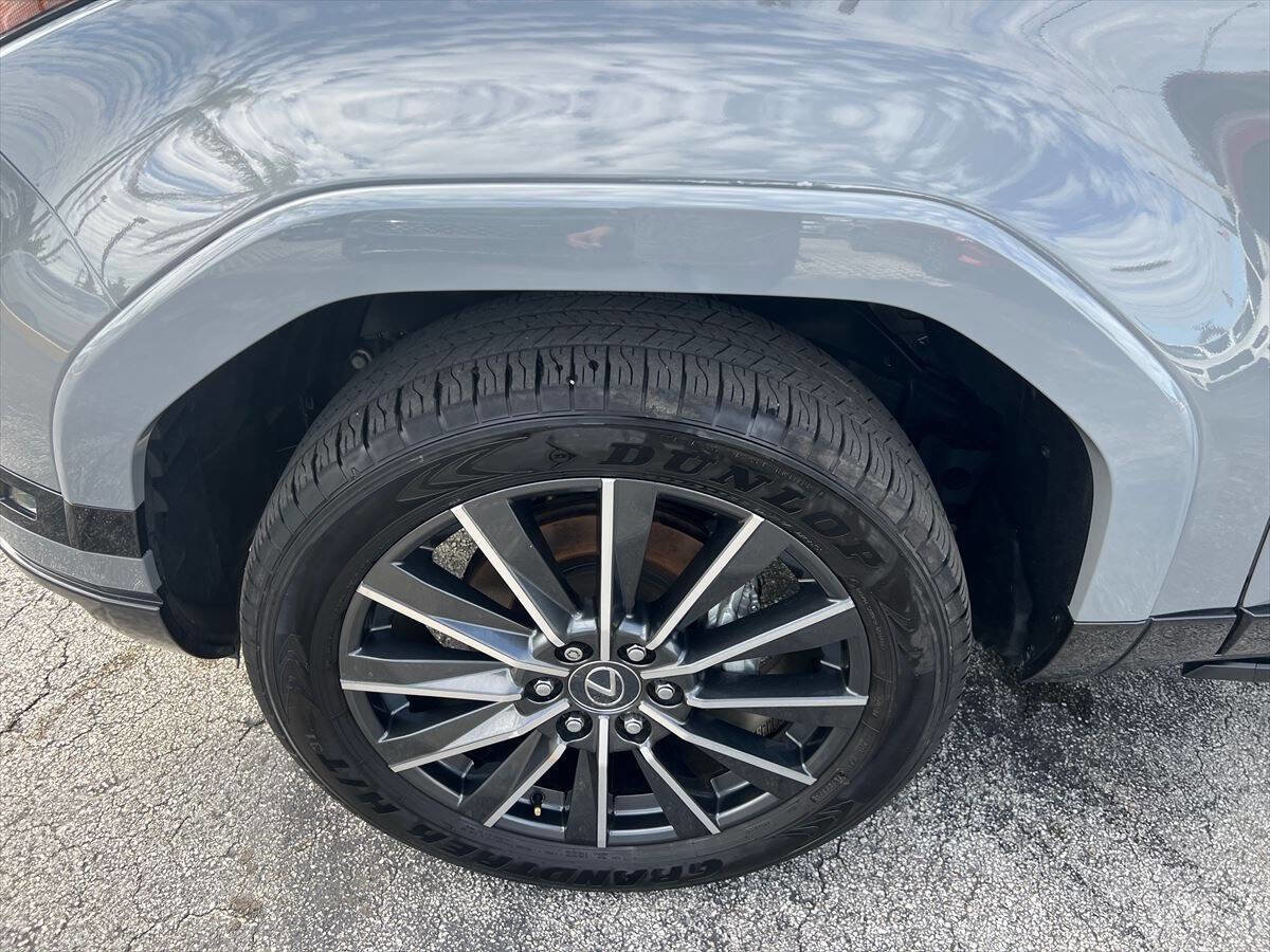 Used 2025 Lexus GX 550 Luxury+ AWD 4dr SUV image 22