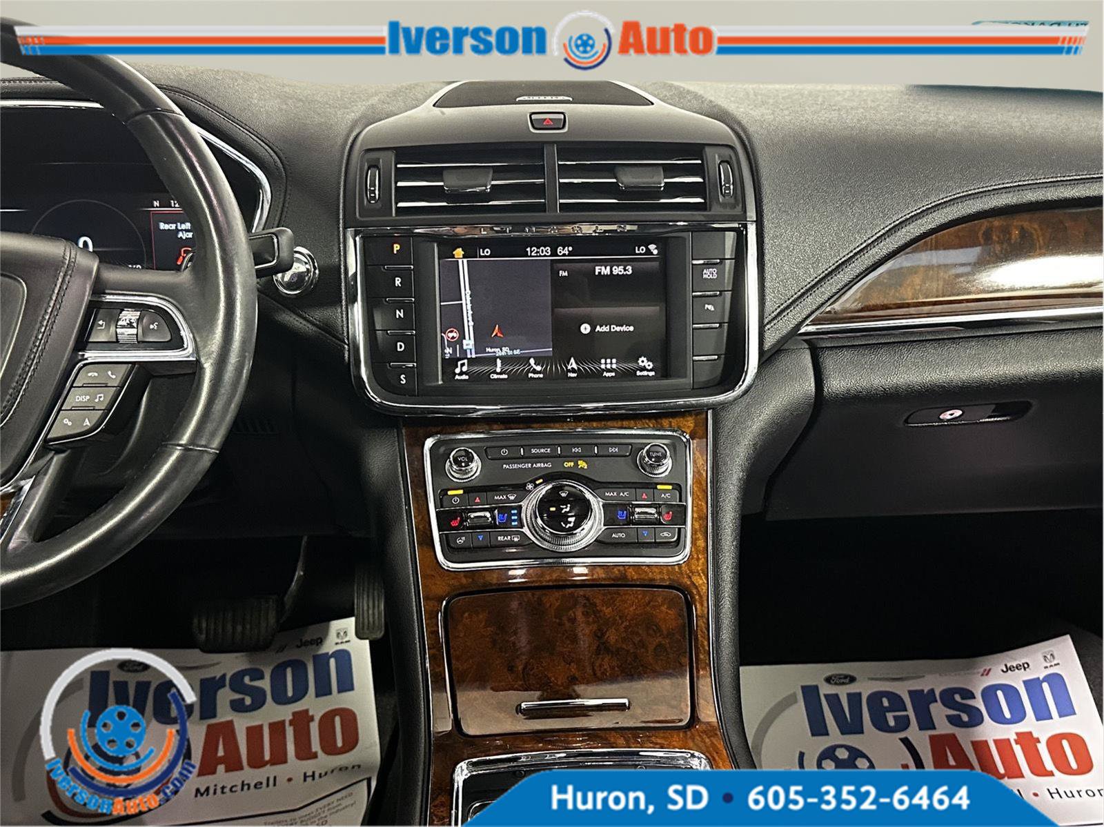 Used 2019 Lincoln Continental Select w/ Continental Climate Package AWD/4WD image 27